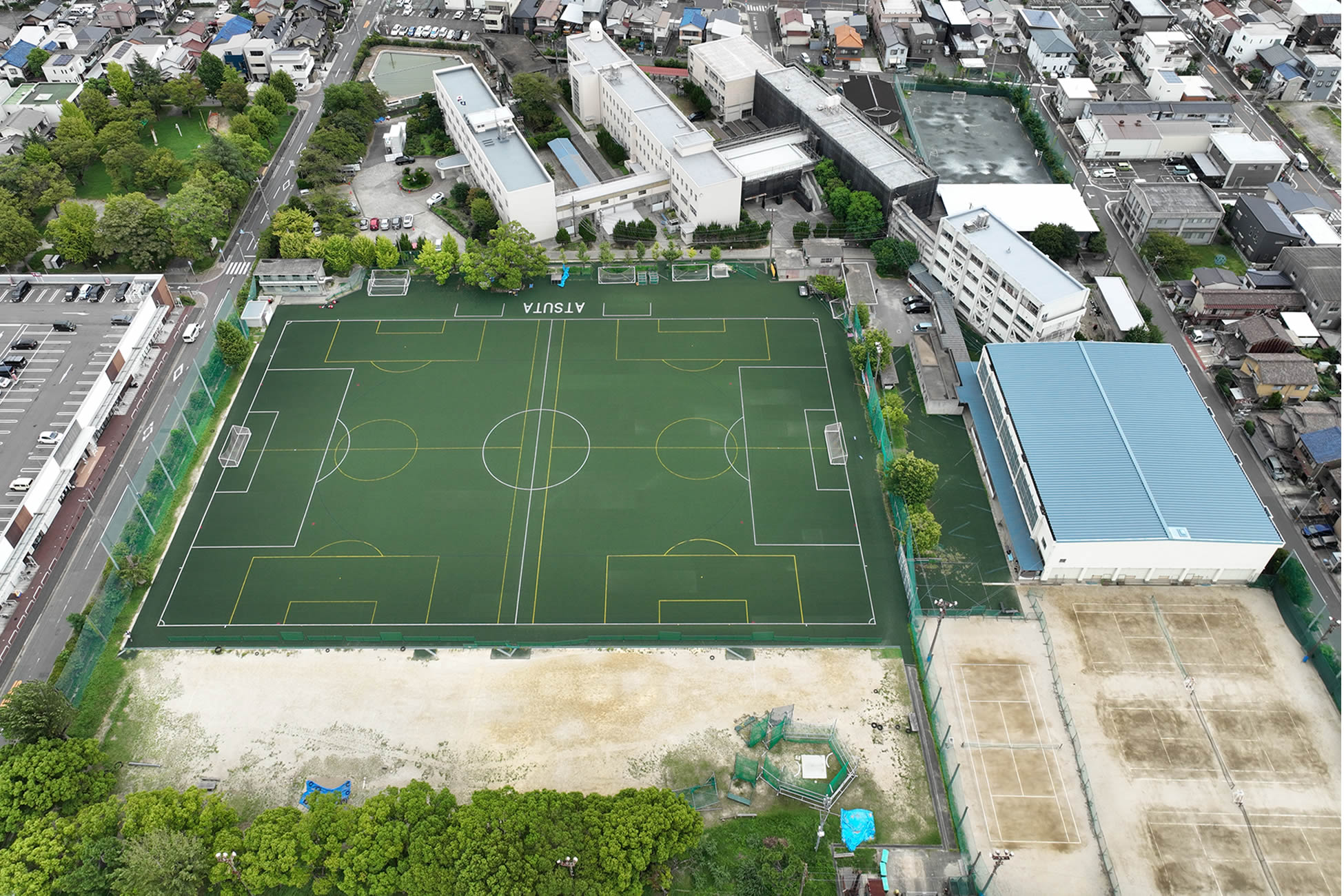 熱田高等学校同窓会70周年記念人工芝完成風景